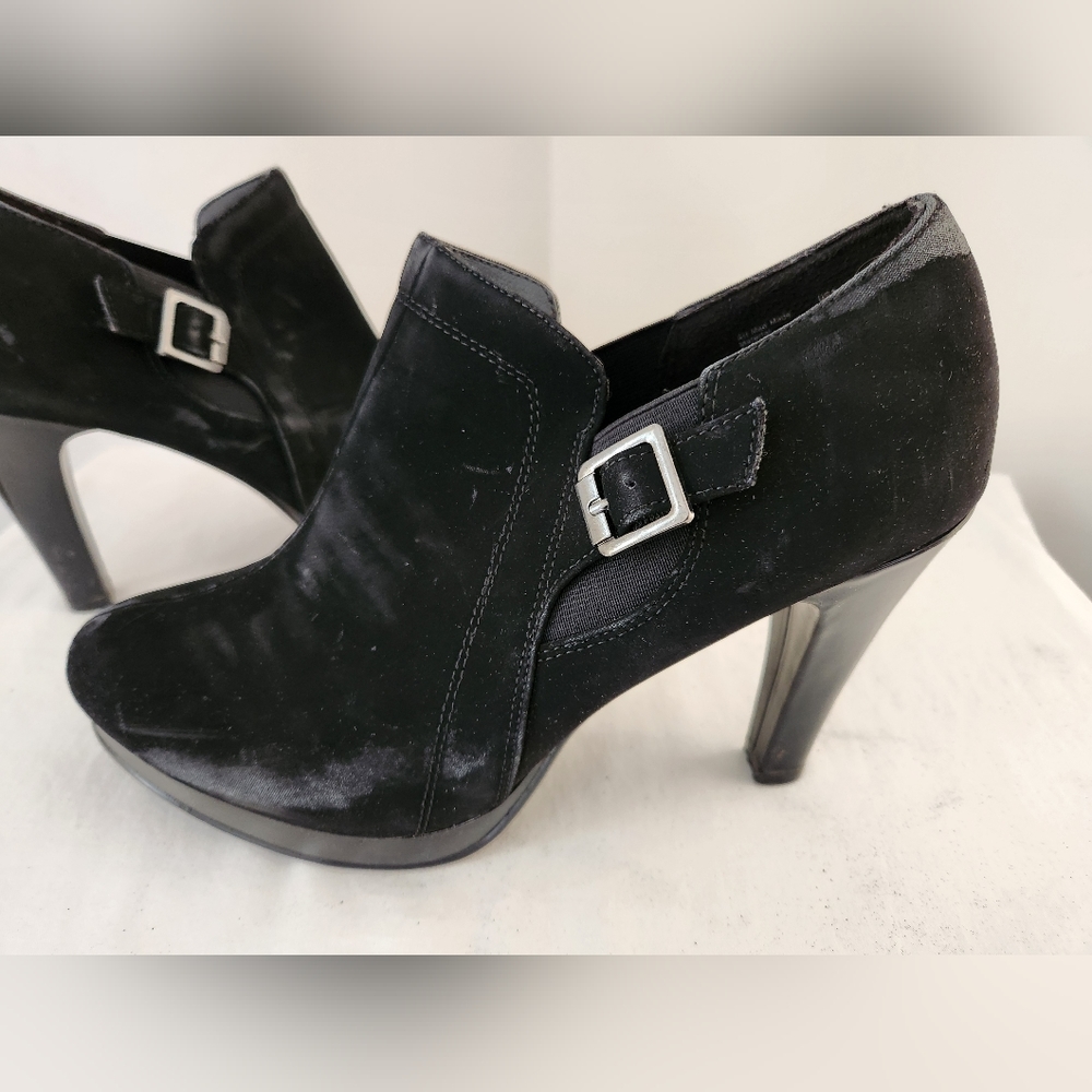 FIONI Black Faux Suede Slip-on Platform Stiletto Heel Ankle Booties Size 11